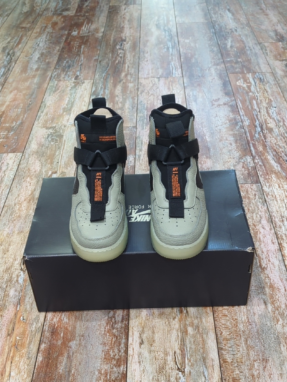 Nike Mens High-Top Sneakers in Olive Green, Black and Orange